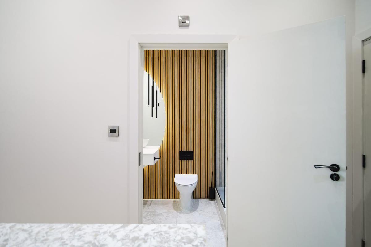Japandi By The Heim Residences Манчестър Екстериор снимка