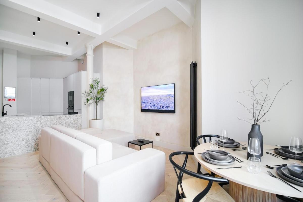 Japandi By The Heim Residences Манчестър Екстериор снимка