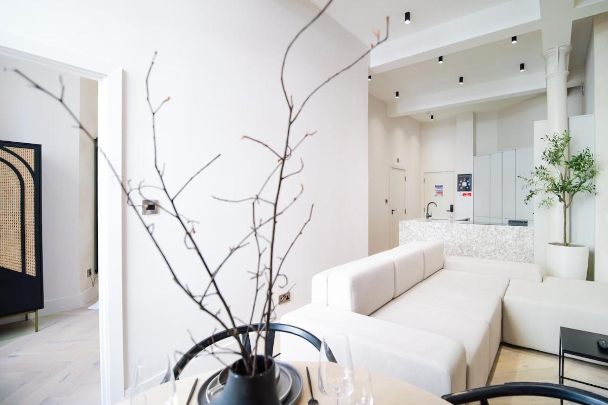 Japandi By The Heim Residences Манчестър Екстериор снимка