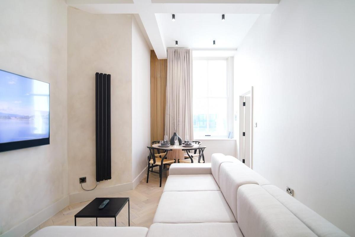 Japandi By The Heim Residences Манчестър Екстериор снимка