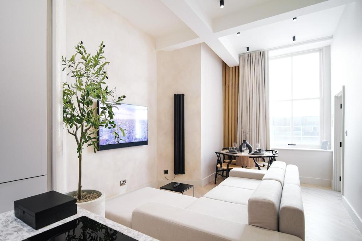 Japandi By The Heim Residences Манчестър Екстериор снимка